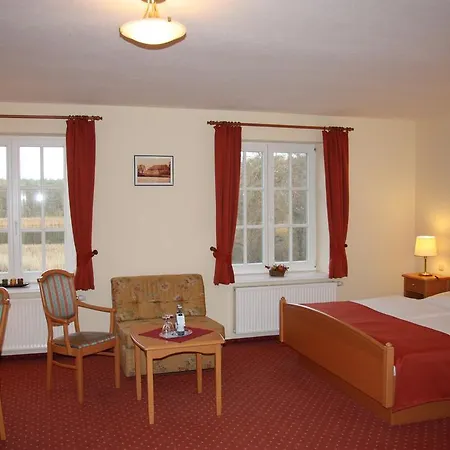 Altes Gutshaus-federow 3* Federow